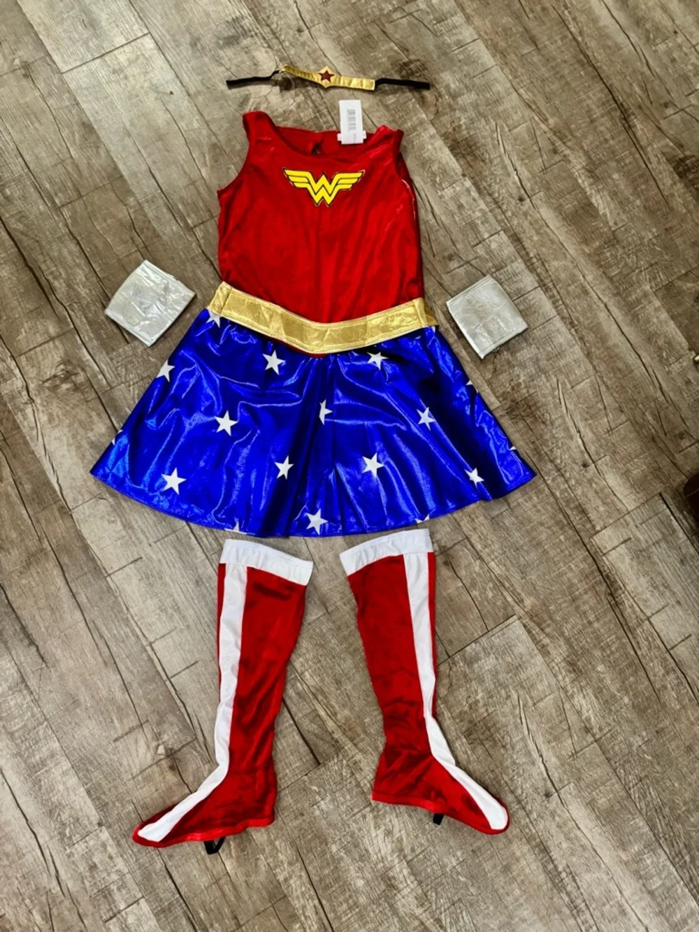 NIP Wonder Woman Costume Youth Large 10-12 Dress Cape‎ Full Set Halloween